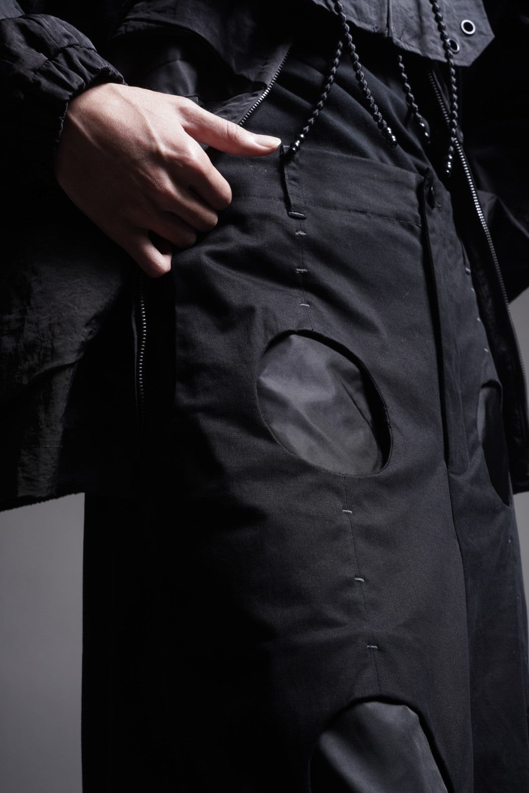 Four-eye carbon peached Pants