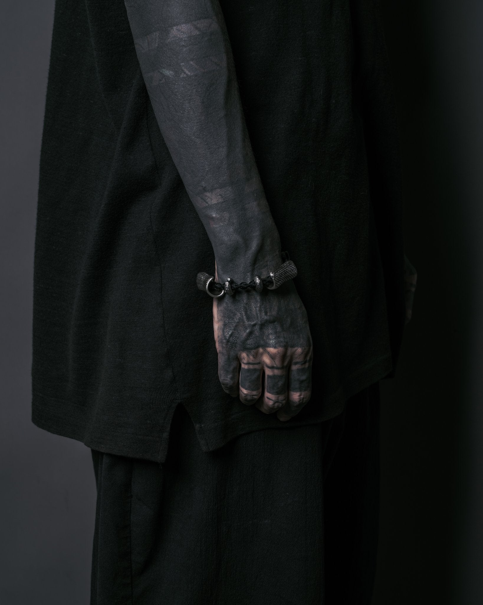 iN Bracelet-Snake Scale 蛇紋手鍊 人像照